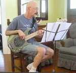 Tony Levin plays bass on Peri039s new album Blessings